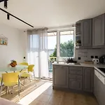 Promenade Rooftop Flat *